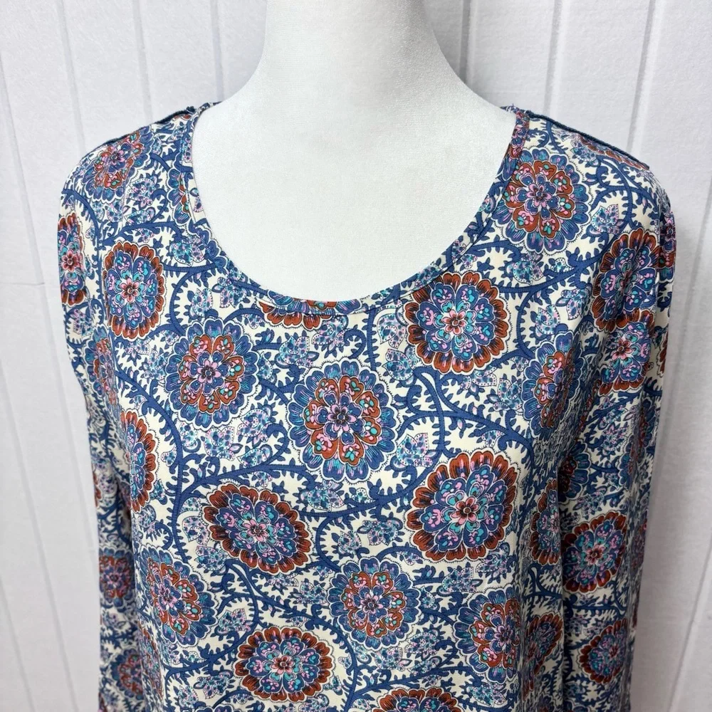 Le Lis Blue Floral Paisley Boxy Blouse‎ with 3/4 Sleeves size M
